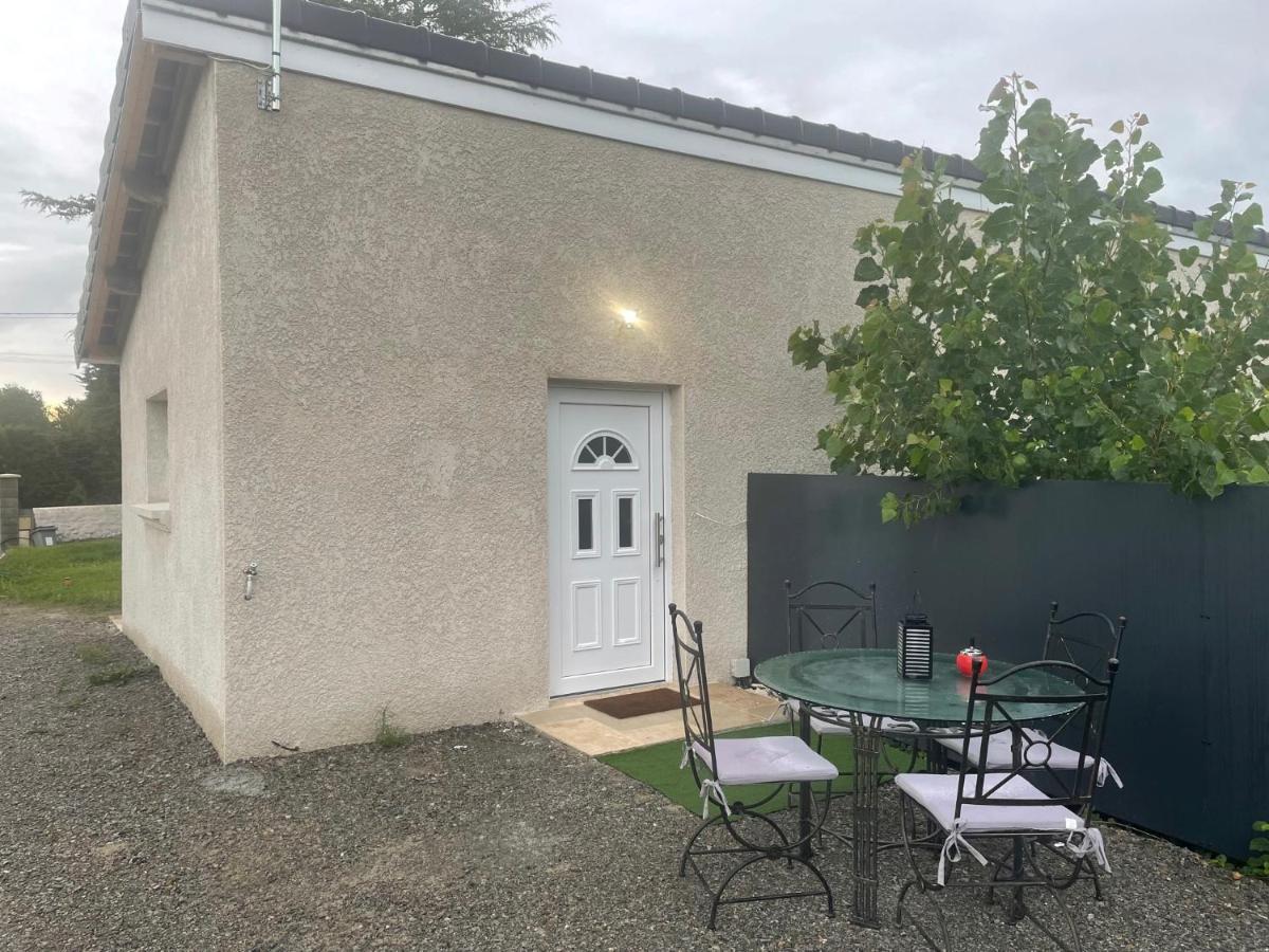 Le Miroir Villa Domerat Exteriör bild